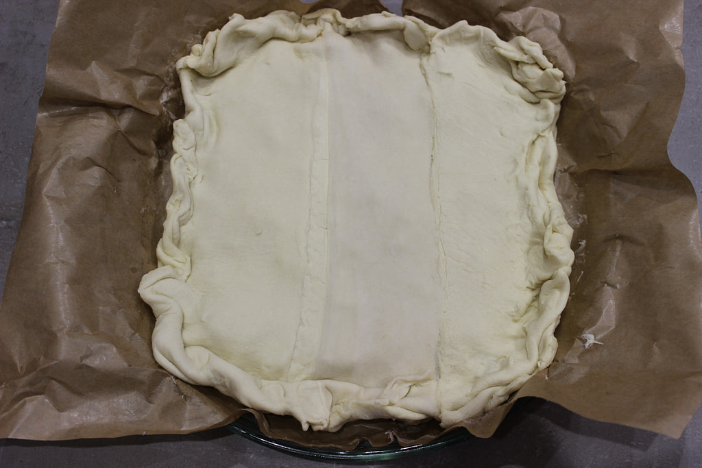 Пирог из слоеного теста с капустой рецепт