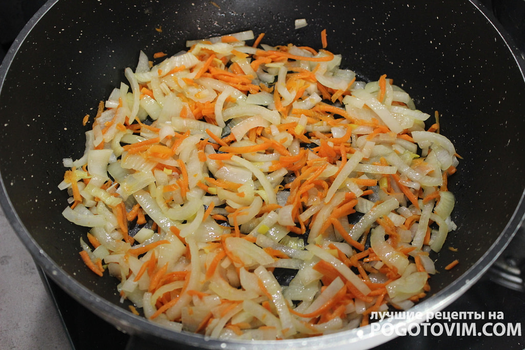 Тушеная картошка с куриными желудками и овощами рецепт