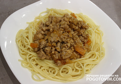 Спагетти с фаршем и помидорами Рецепт